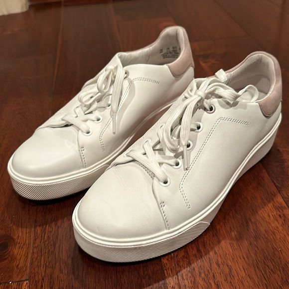 Naturalizer Sneakers - Size 8 Wide - Picture 1 of 11